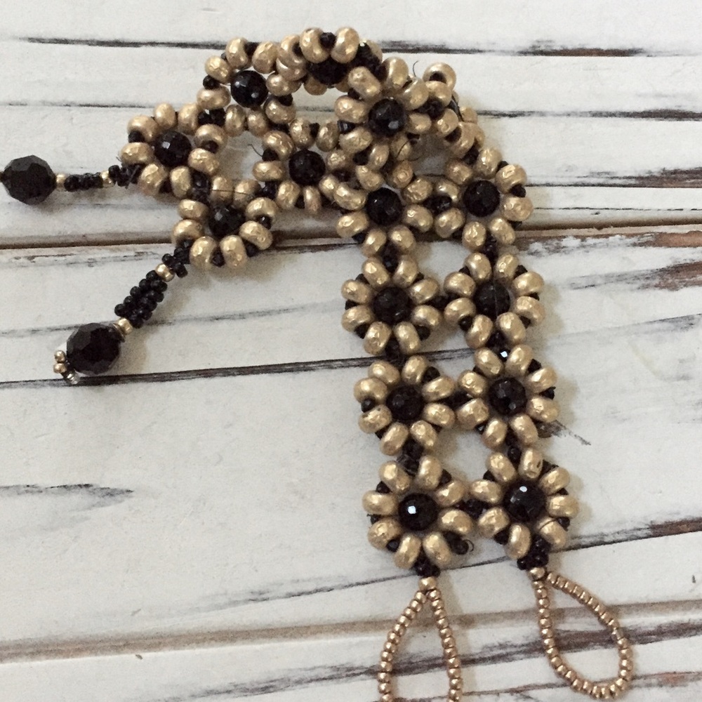 French pearl & black Swarovski crystal daisy toggle bracelet